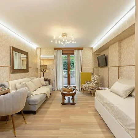 Vouliagmeni's Elegance By Acropolis شقة